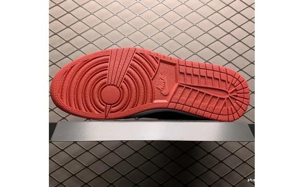 HV6674-067 Bred Retro 1 OG  HV6674-067 High  '85 (2025) Jordan 0708